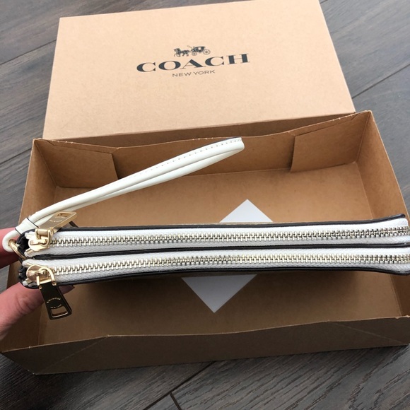 Coach Wristlet Wallet Purse - Picture 3 of 10